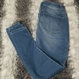 Maurices jeans